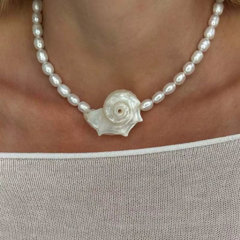 Pearl Necklace with Seashel