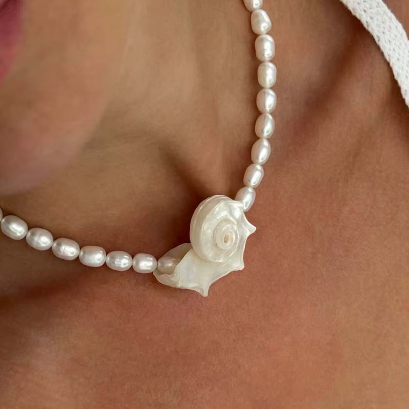 Pearl Necklace with Seashel